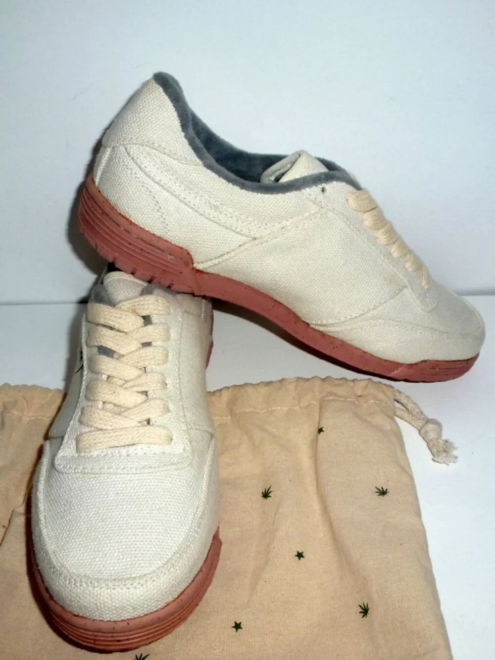 Stardog Footwear - White Women's Sneakers / Shoes - Sz 8